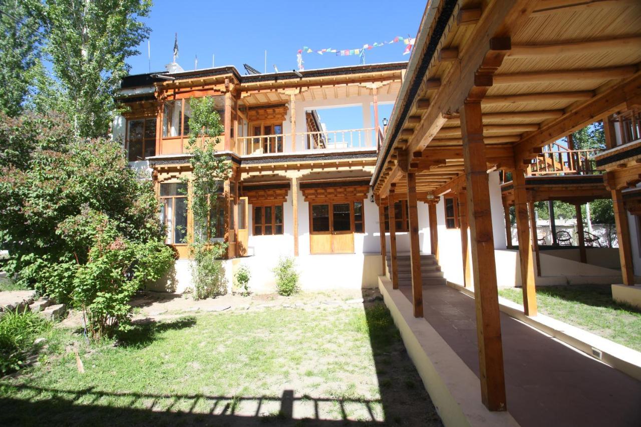Lha-Ri-Sa Resort Leh Exterior foto